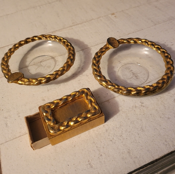Vtg Duo Ashtrays & Matchbook Set~Goldtone Rope Design - Picture 1 of 6